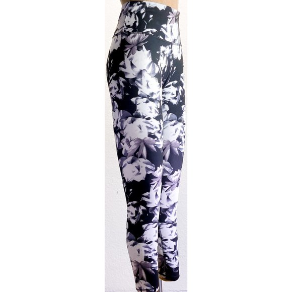 NWOT Balance Collection Black & White Floral High Waisted Activewear Leggings M - Picture 2 of 6